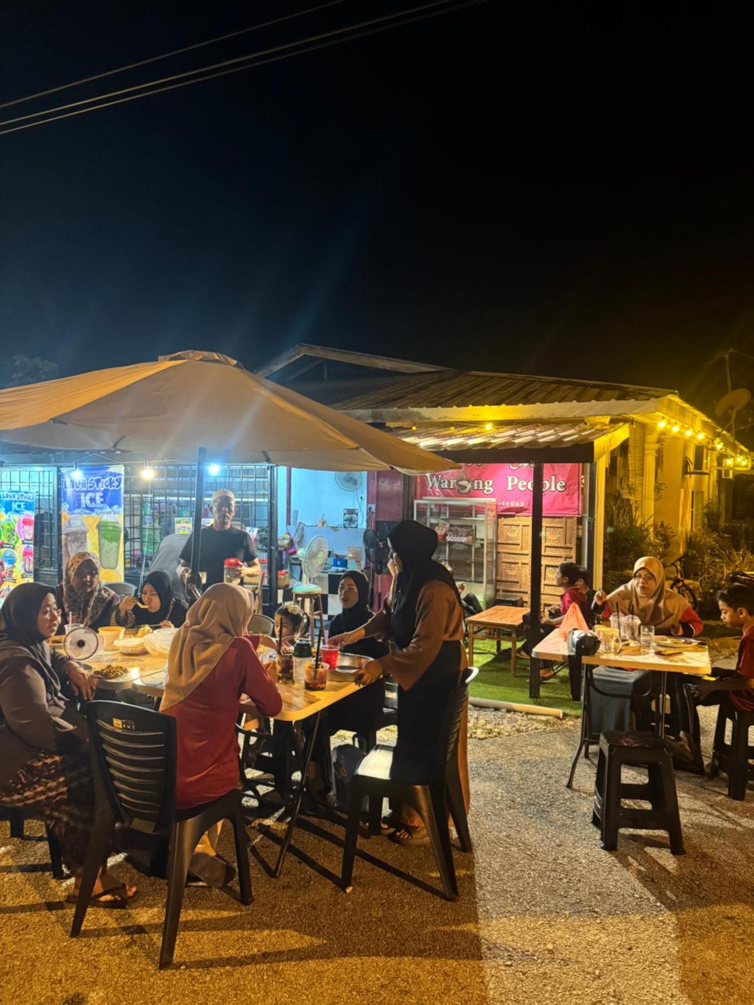 Tiara Inn Homestay 2 Tingkat Pontian Johor Pontian Besar ภายนอก รูปภาพ