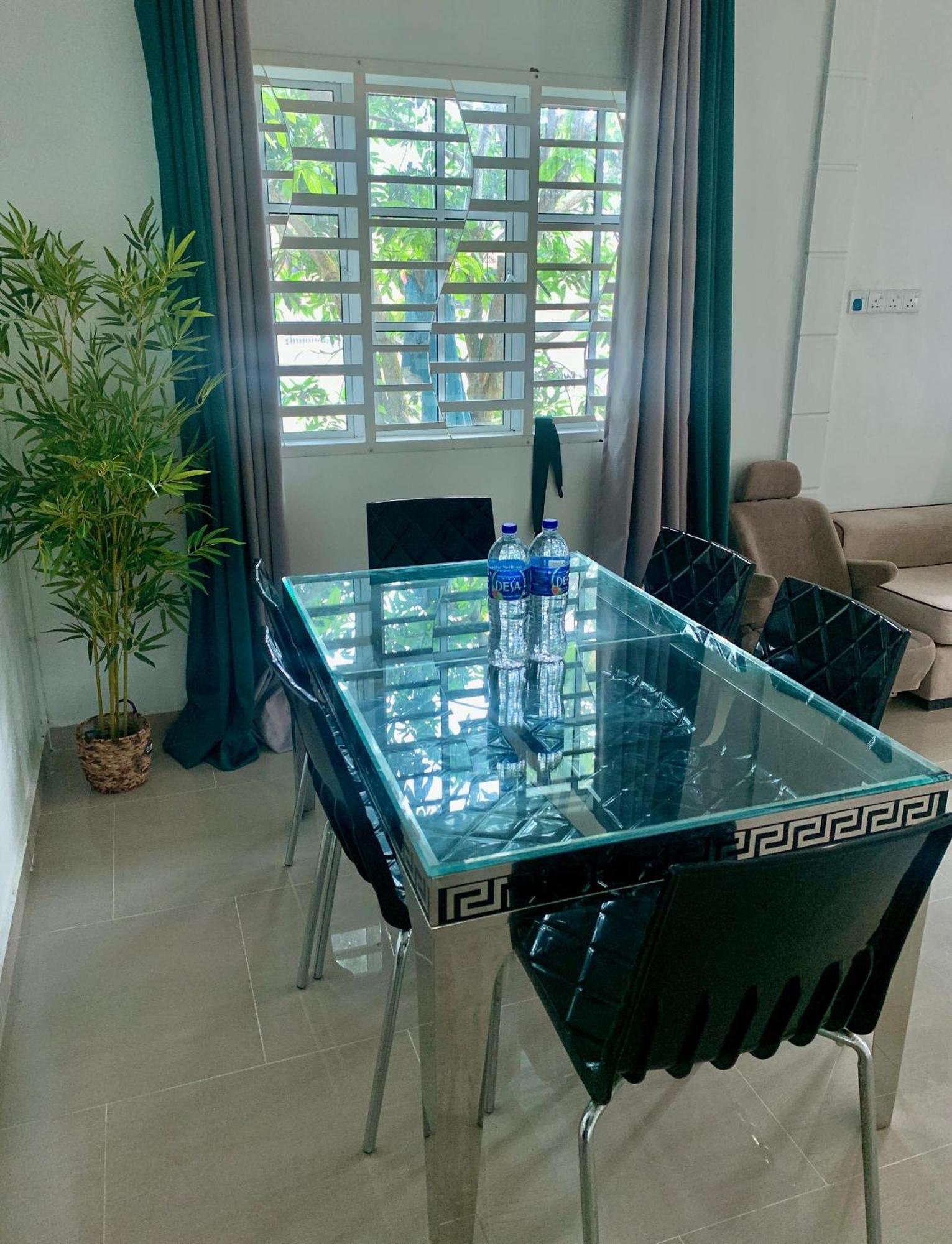 Tiara Inn Homestay 2 Tingkat Pontian Johor Pontian Besar ภายนอก รูปภาพ