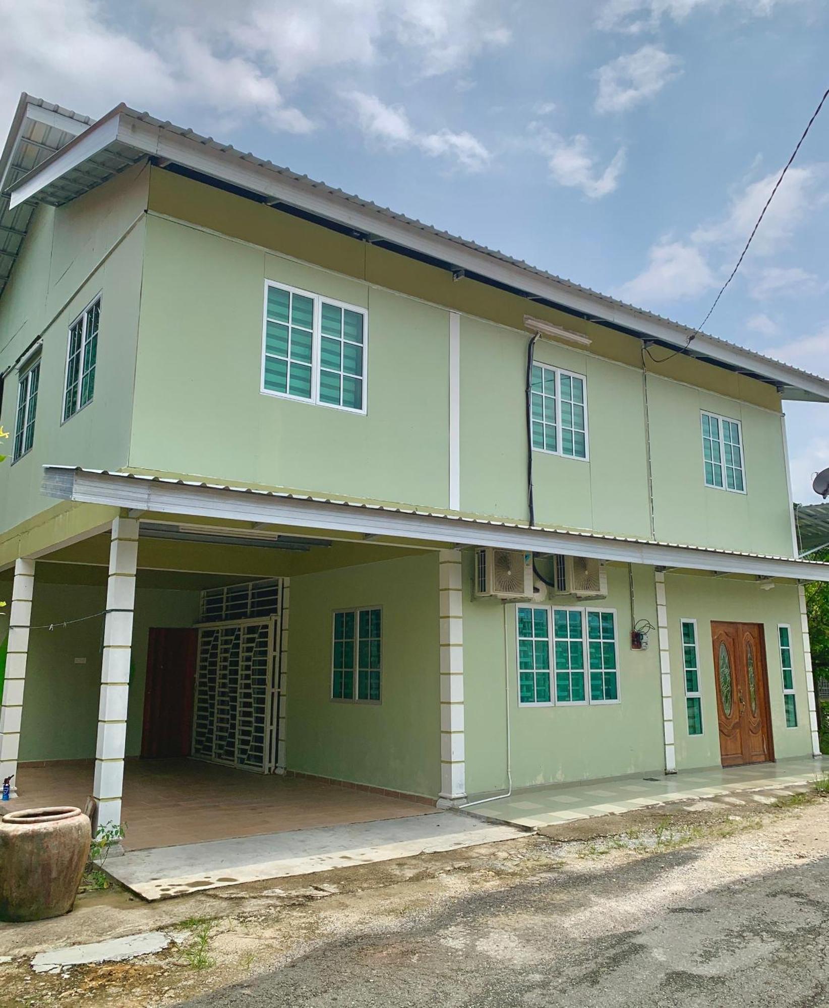 Tiara Inn Homestay 2 Tingkat Pontian Johor Pontian Besar ภายนอก รูปภาพ